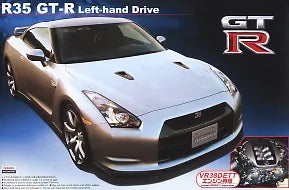 1/24 Nissan R35 GT-R with Engine and Left Hand Drive (044612)