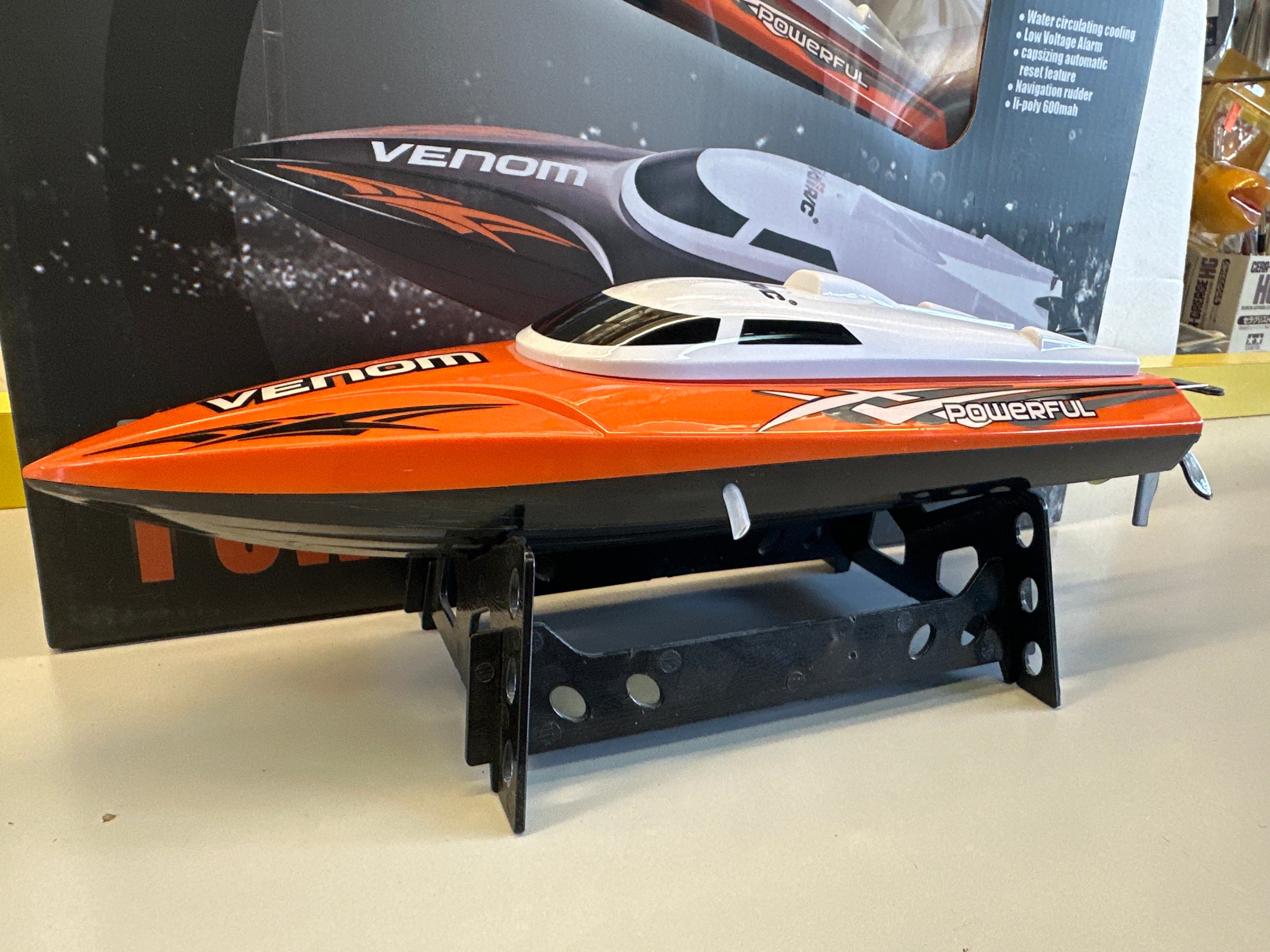 UdiRC  Power Venom RC Boat RTR