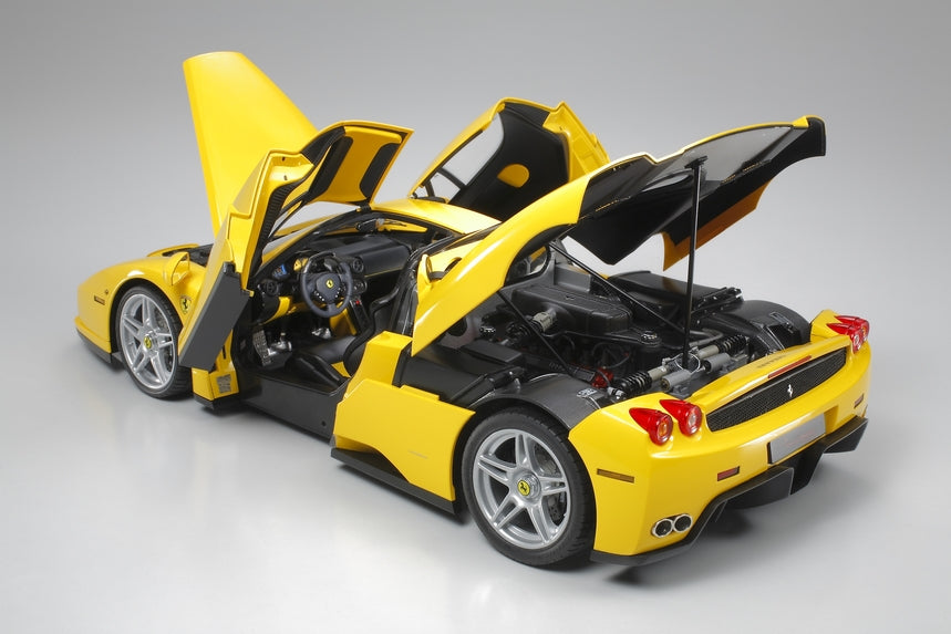 Enzo Ferrari Giallo Modena 1/12 Scale Collector’s Club Special Semi-Assembled Premium Model