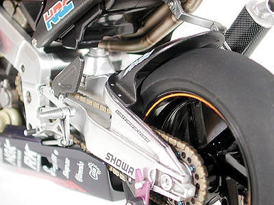 Repsol Honda RC211V Masterwork Collection Finished Model (21001)