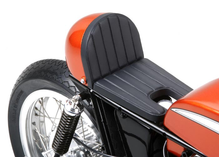 Honda CB750 Racing Collector's Club Special 1/6 Scale Semi-Assembled Premium Model