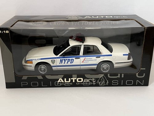 AUTOart 1 18 72703 Ford Crown Victoria Police NYPD Ford Crown Victoria New York