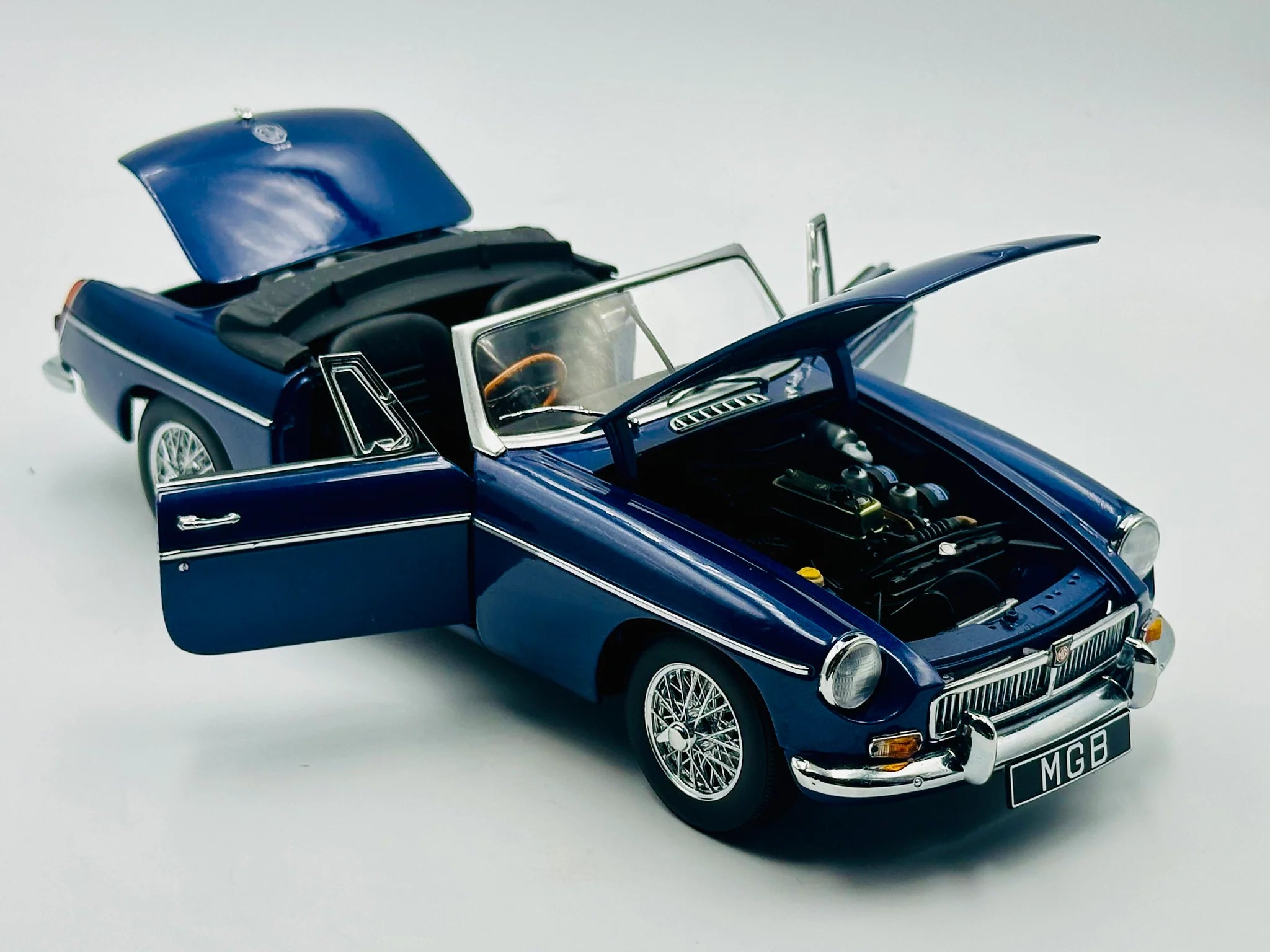 1:18 AUTOart MGB Roadster MK II Pageant 1969 blue metallic 76611