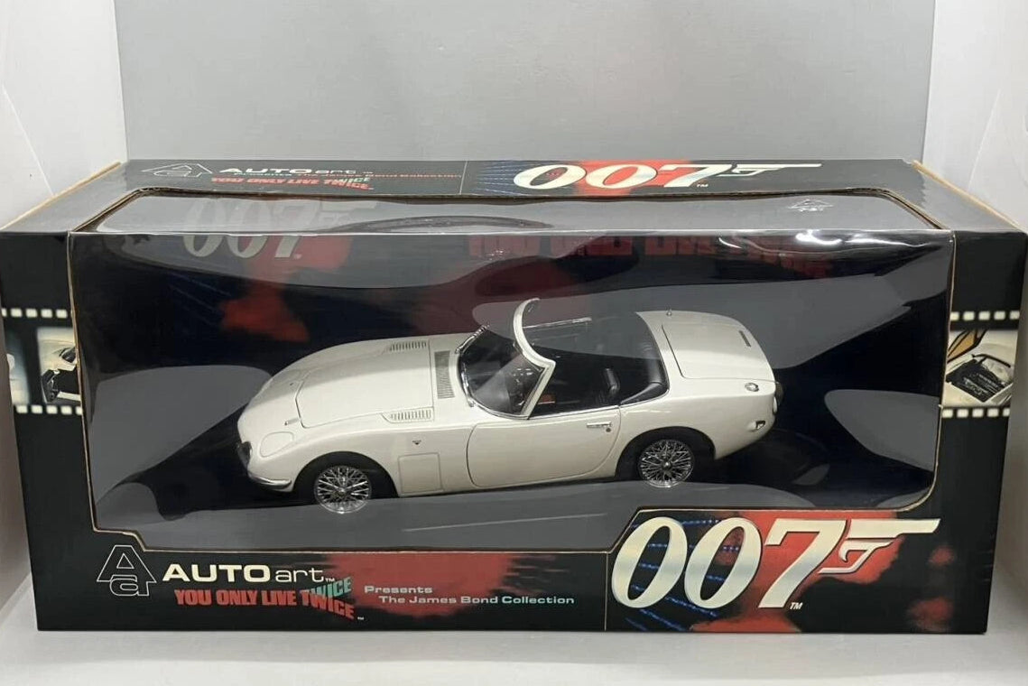 Autoart 78731 1:18 Toyota 2000 GT Cabriolet White James Bond Collection