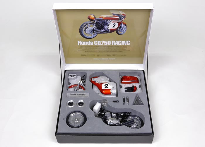Honda CB750 Racing Collector's Club Special 1/6 Scale Semi-Assembled Premium Model