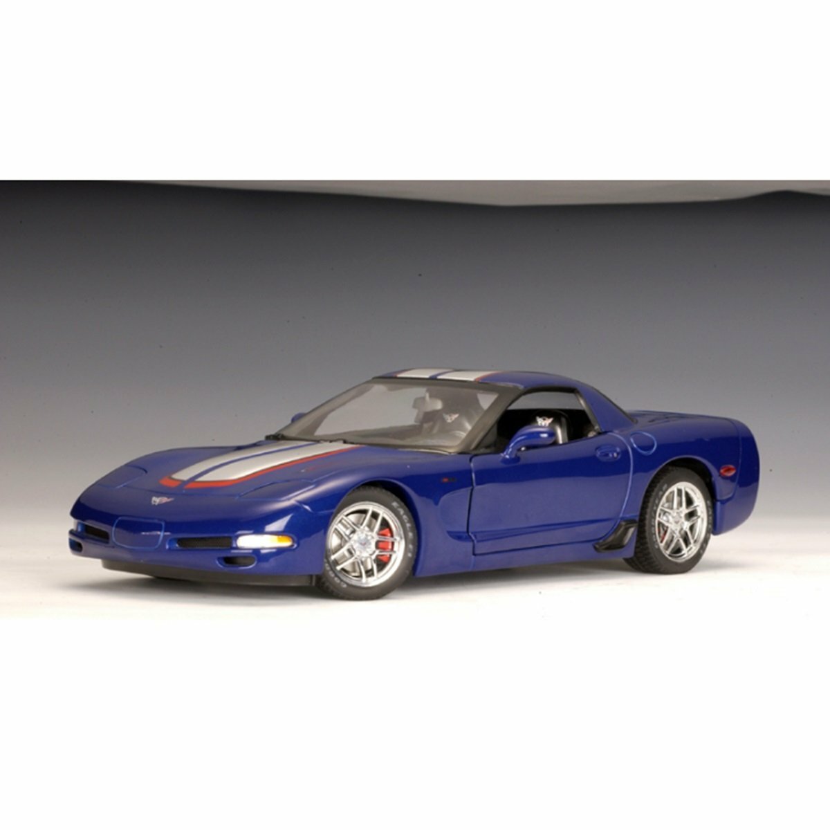 Autoart 80405  1:18 2004 CORVETTE C5 Z06 LeMANS BLUE COMMEMORATIVE
