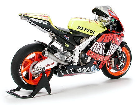 Repsol Honda RC211V ‘03 Valencia Masterwork Collection Finished Model