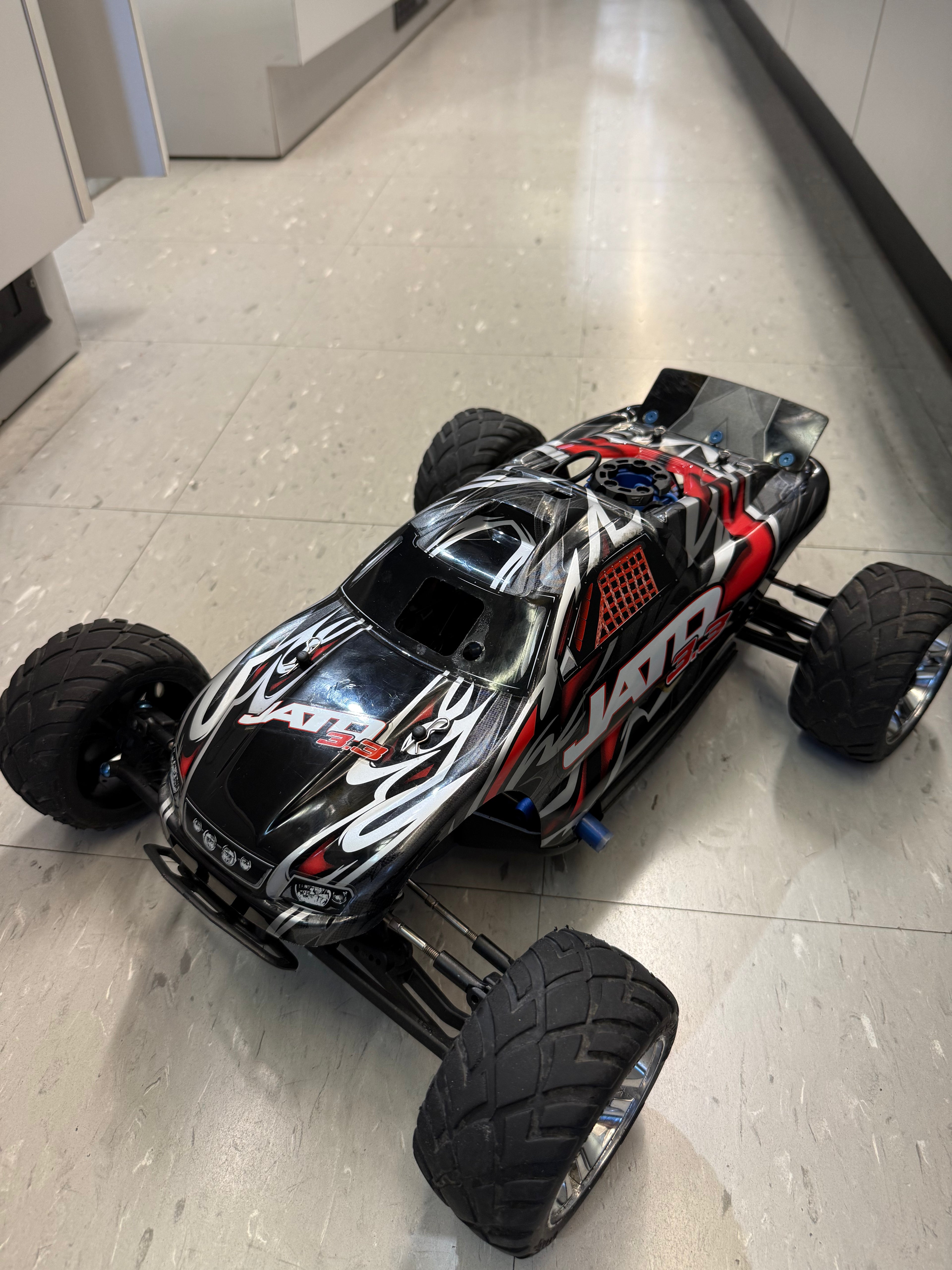 Traxxas Jato 3.3 RTR  Pre-owned