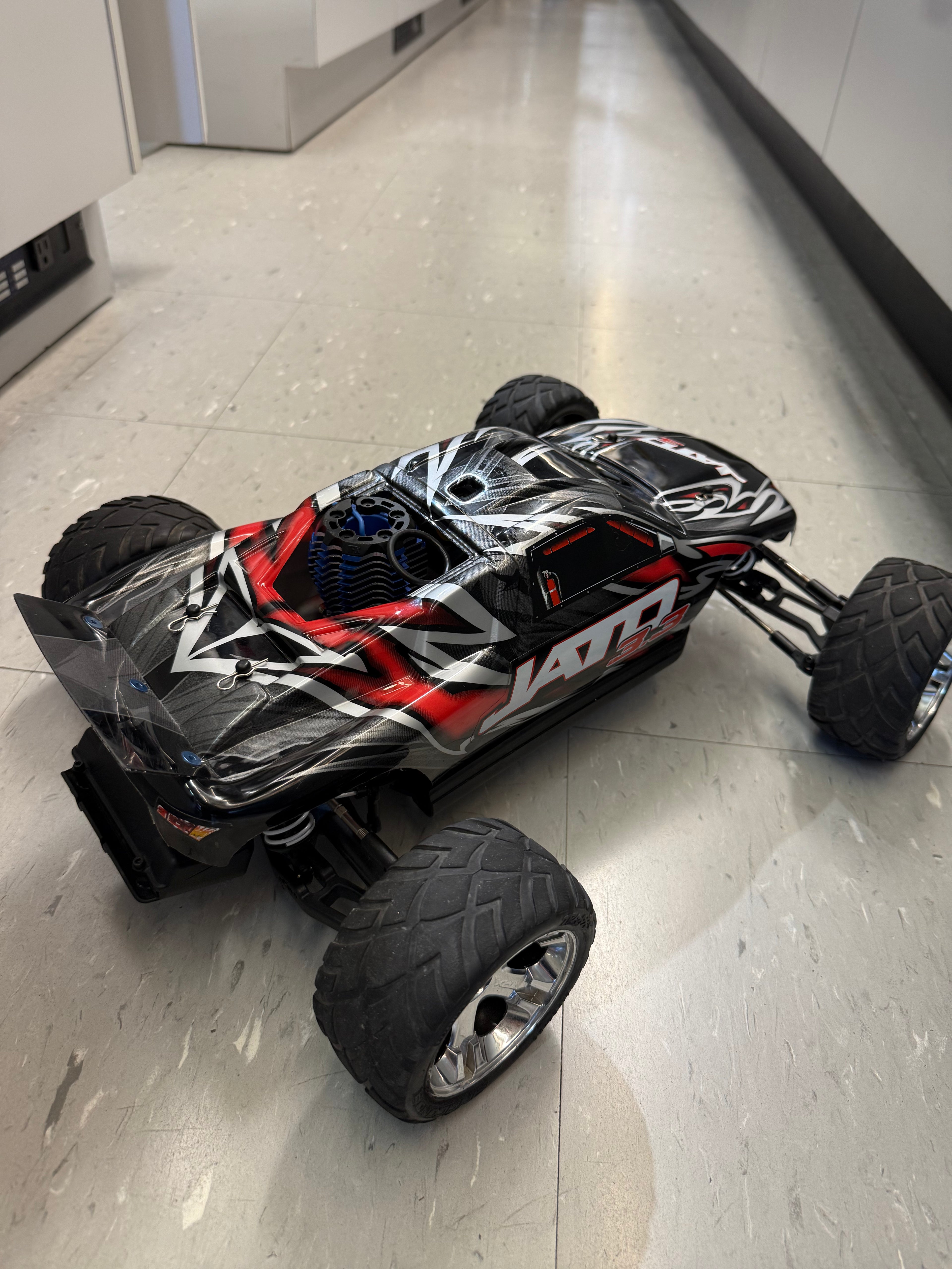 Traxxas Jato 3.3 RTR  Pre-owned