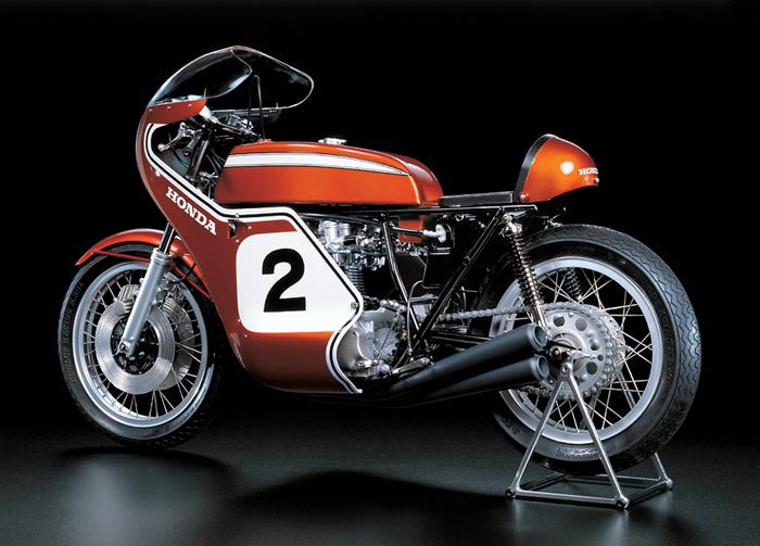 Honda CB750 Racing Collector's Club Special 1/6 Scale Semi-Assembled Premium Model