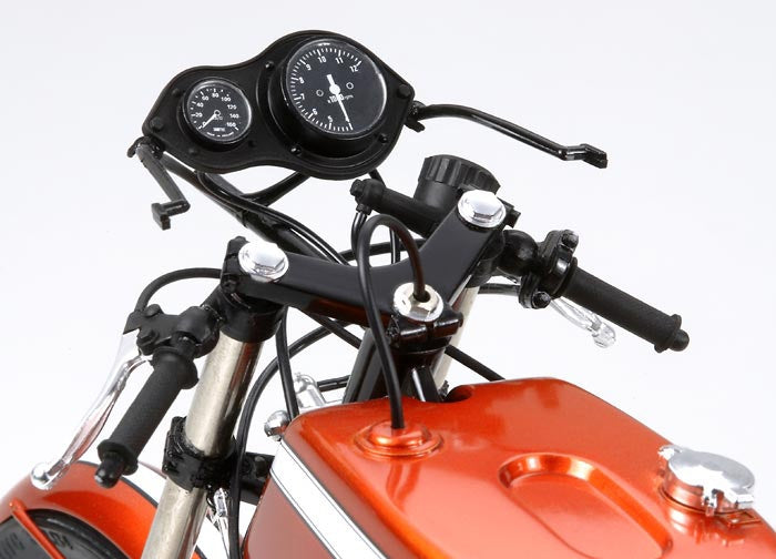 Honda CB750 Racing Collector's Club Special 1/6 Scale Semi-Assembled Premium Model