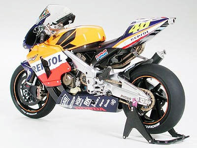 Repsol Honda RC211V Masterwork Collection Finished Model (21001)