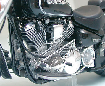 Yamaha XV1600 RoadStar 1/12th Scale Motorcycle Series No.80