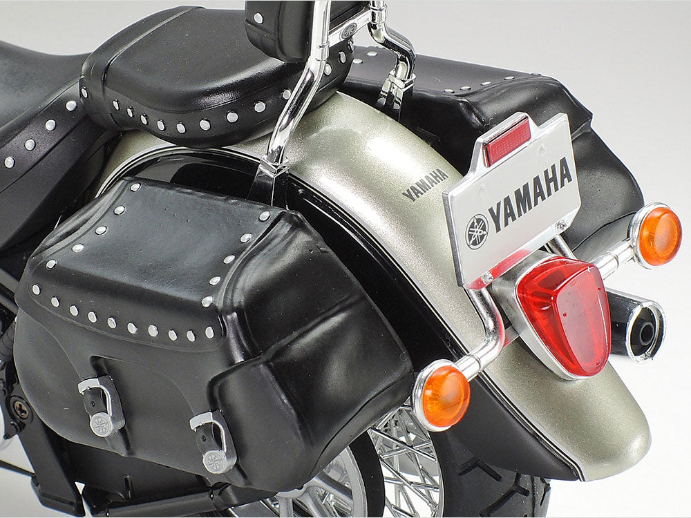 Yamaha XV1600 RoadStar Custom 1/12 Scale Motorcycle Series No.135