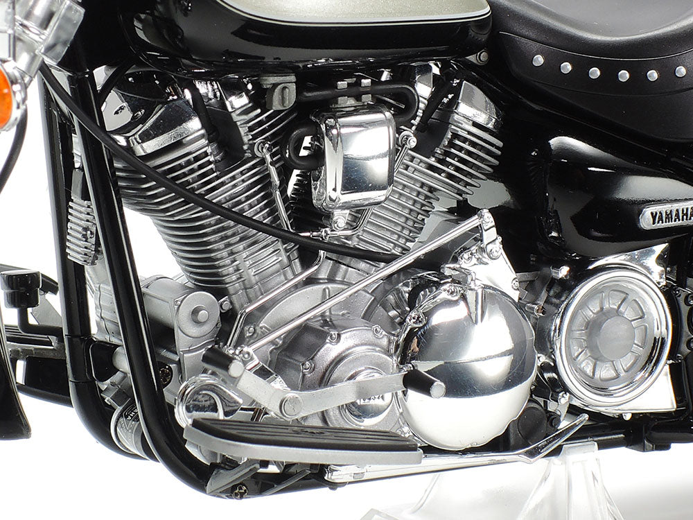 Yamaha XV1600 RoadStar Custom 1/12 Scale Motorcycle Series No.135