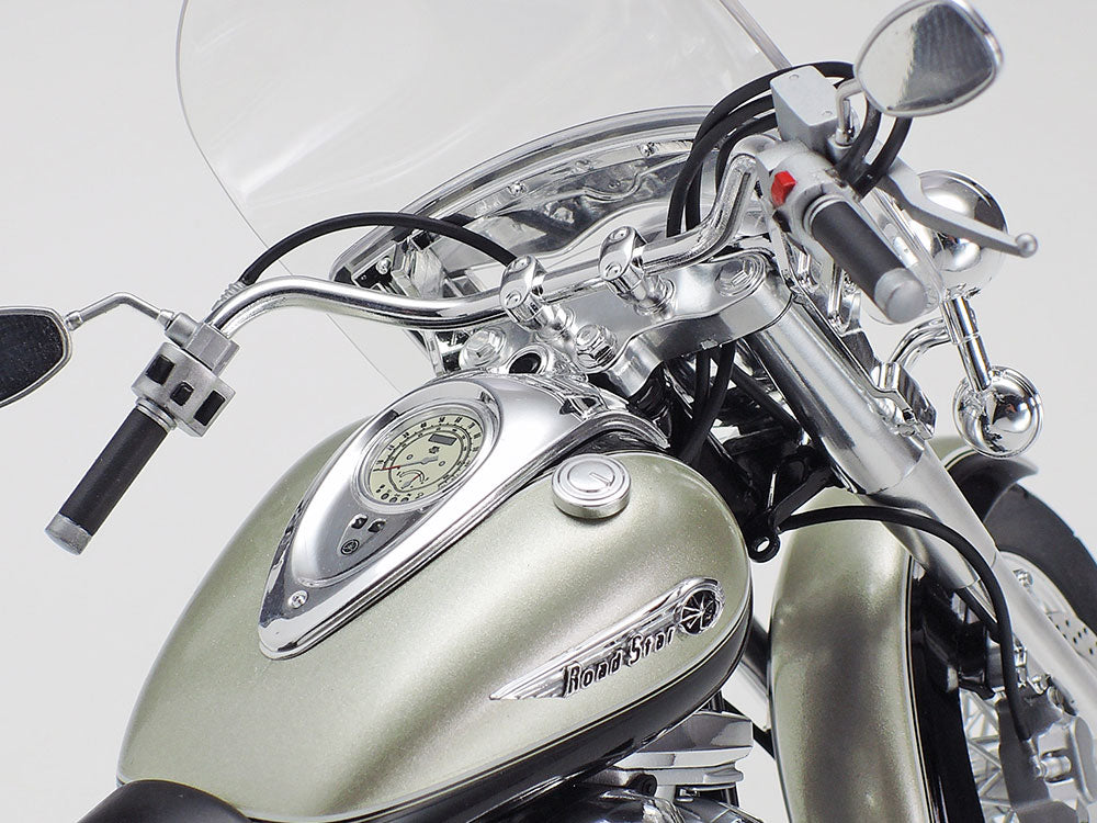 Yamaha XV1600 RoadStar Custom 1/12 Scale Motorcycle Series No.135