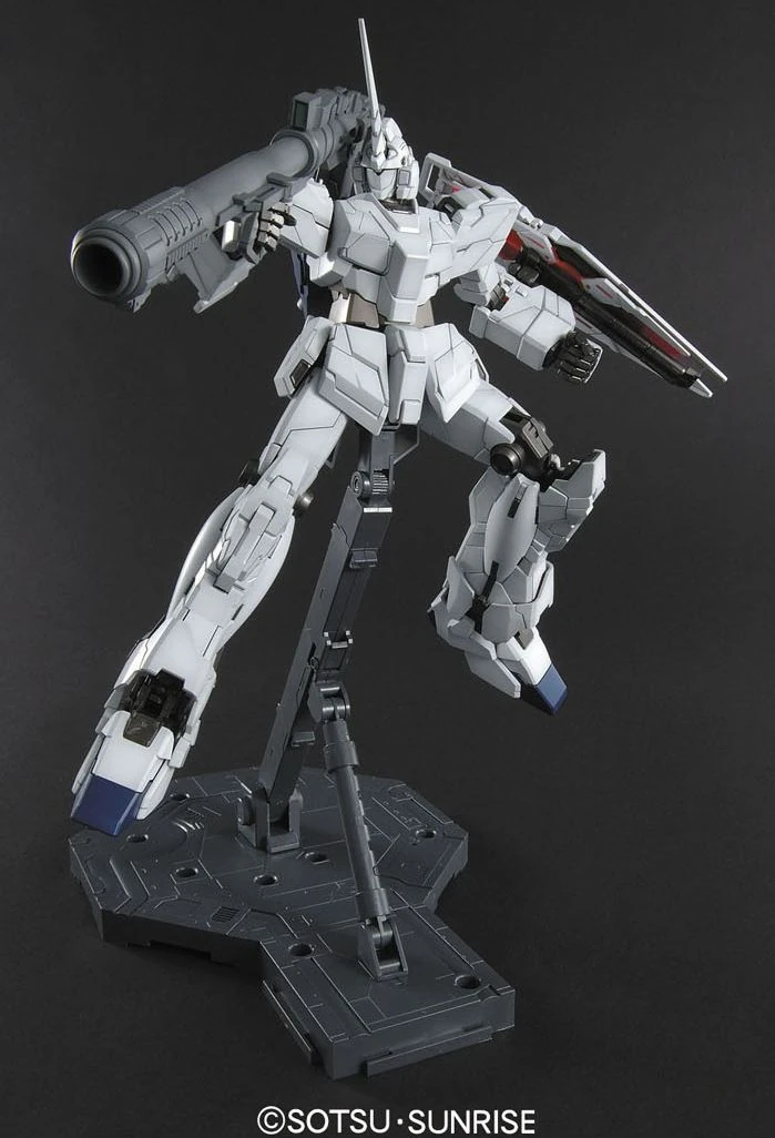 RX-0 Unicorn Gundam (OVA Ver.) 1/100 Scale Master Grade Model