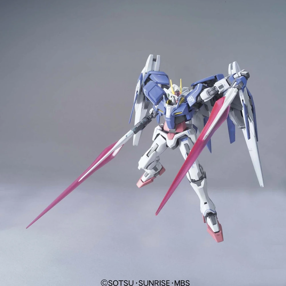 GN-0000+GNR-010 00 Raiser (Designer's Color Ver.) 1/100 Scale Model